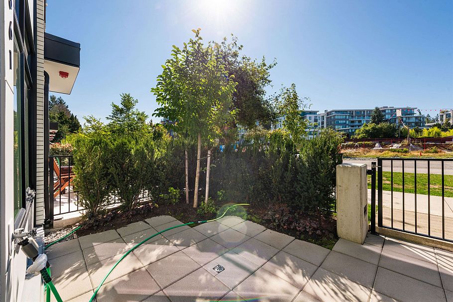 561 W 29th Avenue Vancouver, BC - 30