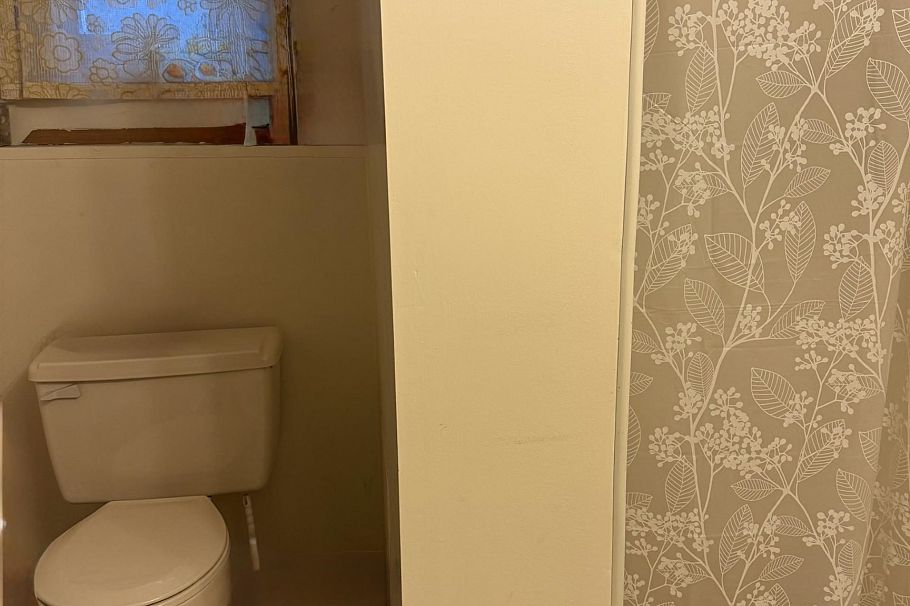 1245 E 51st Avenue Vancouver, BC - 9