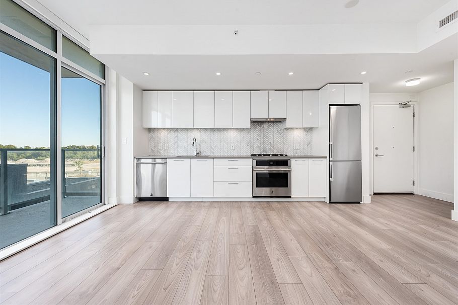 601 8570 Rivergrass Drive Vancouver, BC - 3