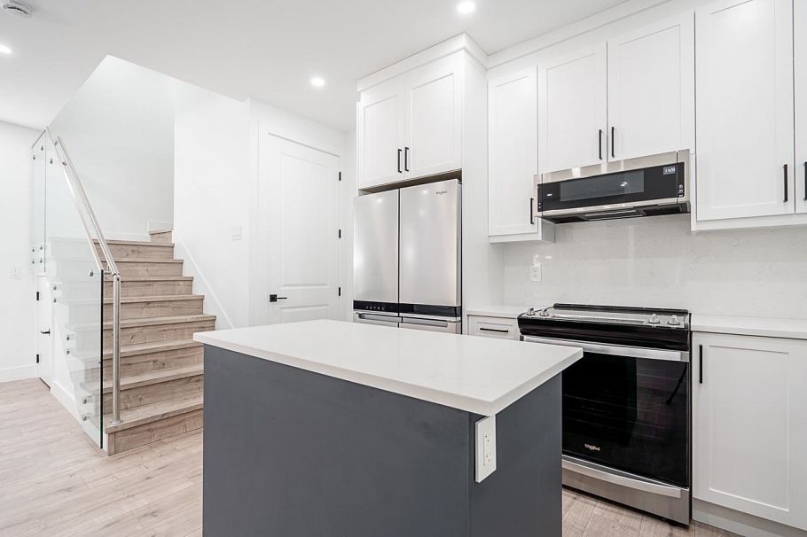 2972 E 7th Avenue Vancouver, BC - 7