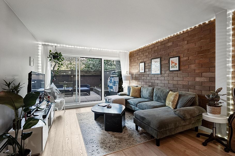 110 330 E 7th Avenue Vancouver, BC - 2