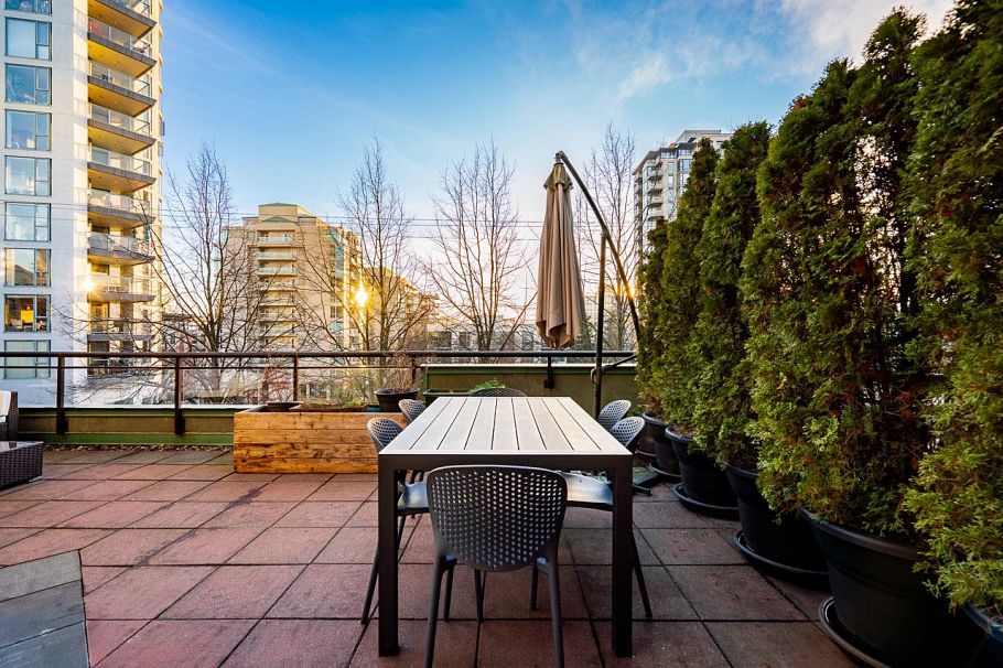 202 131 W 3rd Street North Vancouver, BC - 9