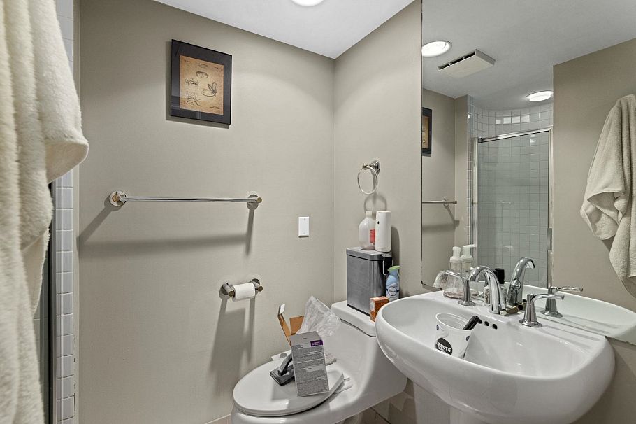 2005 1000 Beach Avenue Vancouver, BC - 33