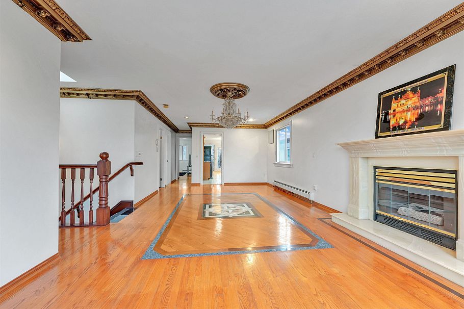 3153 Parker Street Vancouver, BC - 11