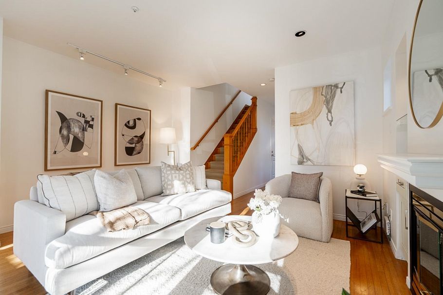 3241 W 6th Avenue Vancouver, BC - 3