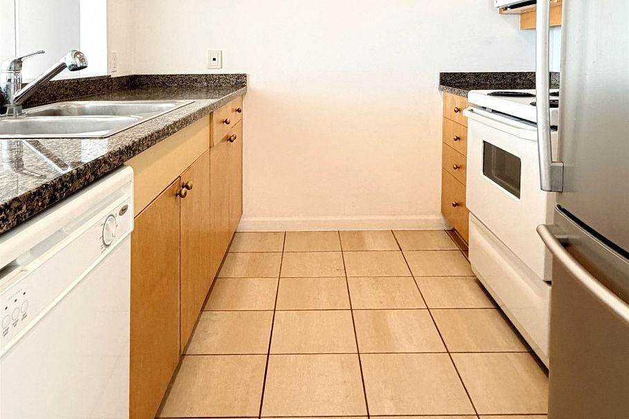 1705 1228 Marinaside Crescent Vancouver, BC - 6