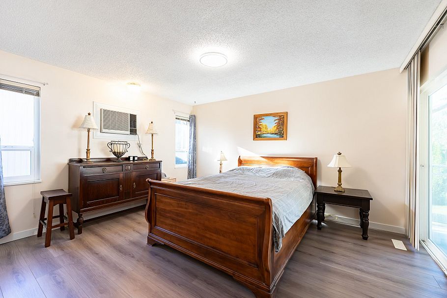 2075 Rufus Drive North Vancouver, BC - 30