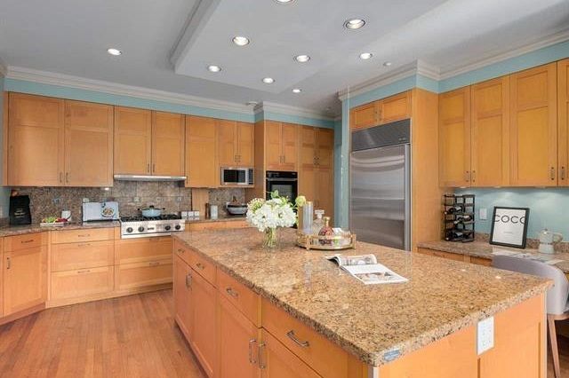 4035 W 27th Avenue Vancouver, BC - 9