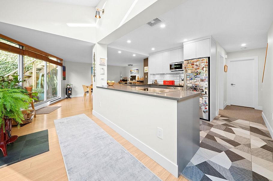 4462 Strathcona Road North Vancouver, BC - 14