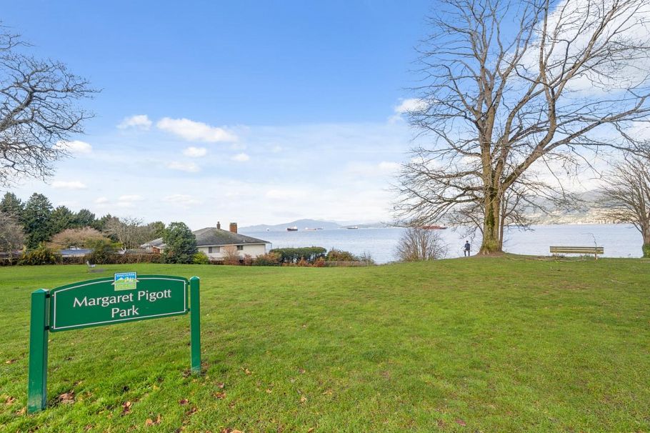 2730 Point Grey Road Vancouver, BC - 32