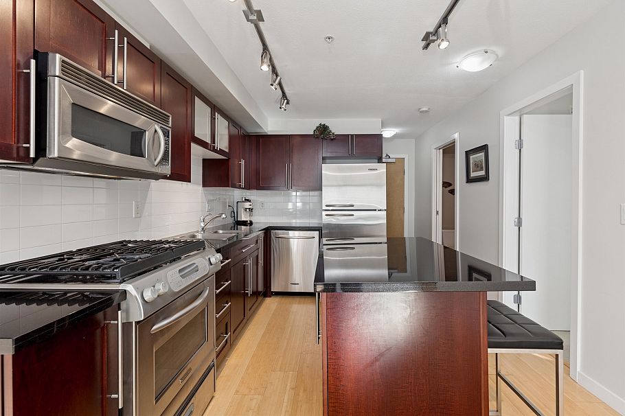 311 122 E 3rd Street North Vancouver, BC - 9