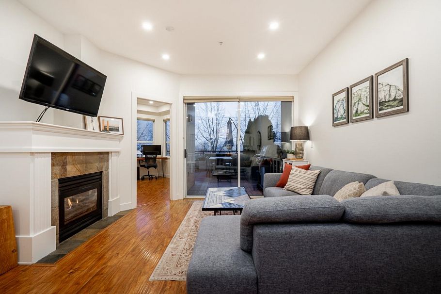 202 131 W 3rd Street North Vancouver, BC - 7