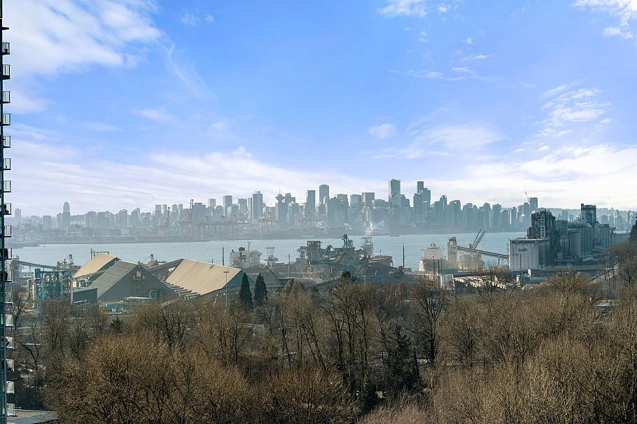 1807 1500 Fern Street North Vancouver, BC - 1