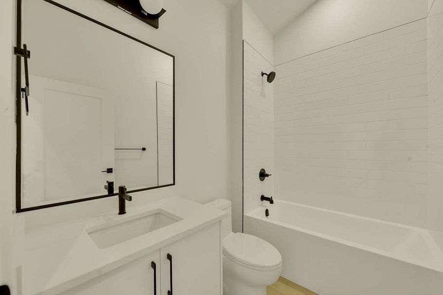 1 1436 E 1st Avenue Vancouver, BC - 31