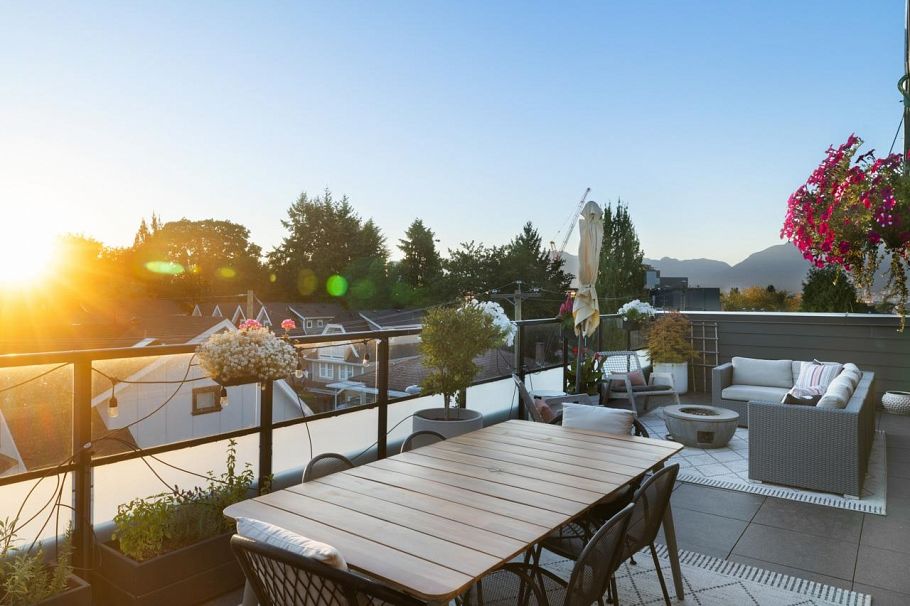 PH2 3939 Knight Street Vancouver, BC - 1