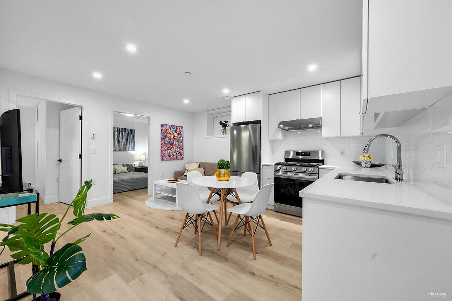 3172 W 26th Avenue Vancouver, BC - 16