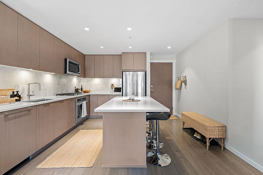 314 2663 Library Lane North Vancouver, BC - 9