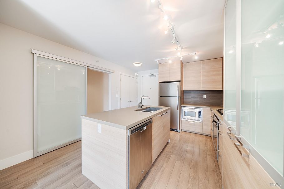 111 3606 Aldercrest Drive North Vancouver, BC - 9