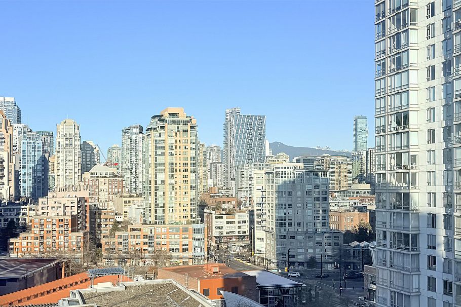 1705 1228 Marinaside Crescent Vancouver, BC - 14