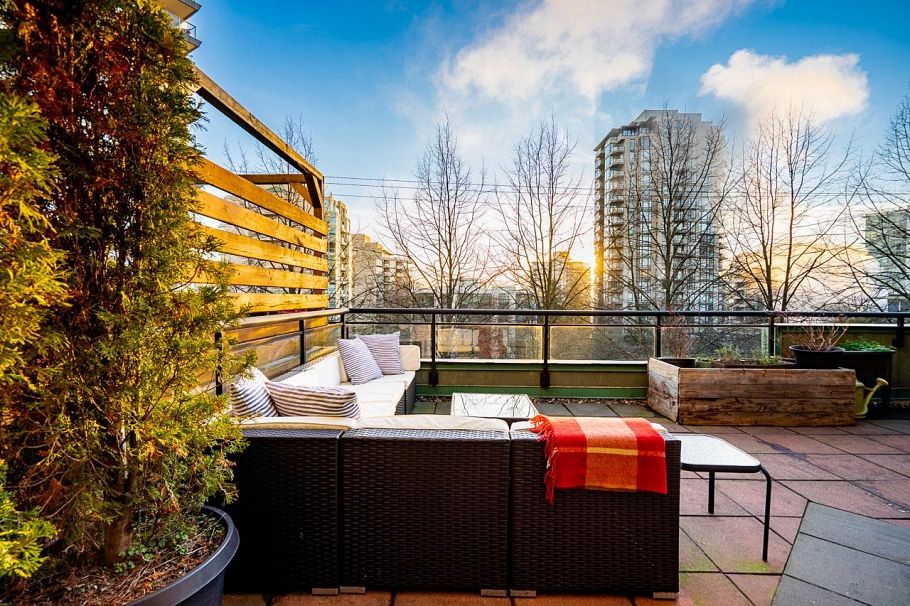 202 131 W 3rd Street North Vancouver, BC - 12