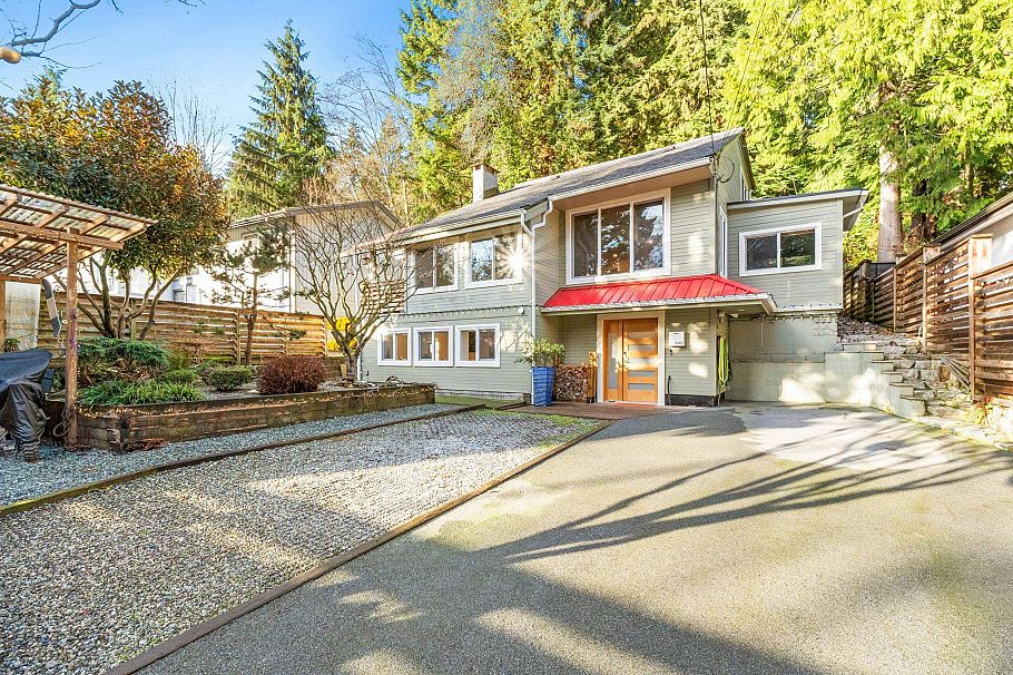 4462 Strathcona Road North Vancouver, BC - 1