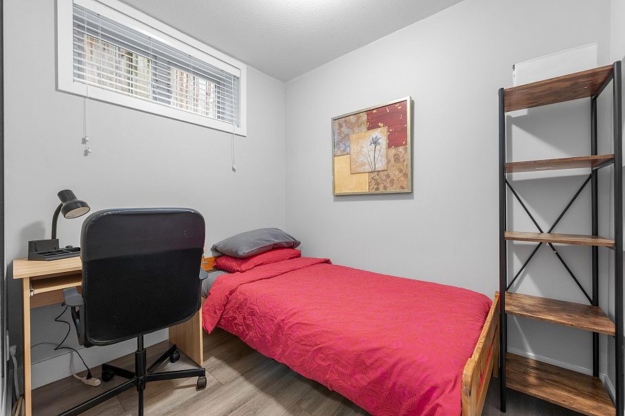 1636 E 12th Avenue Vancouver, BC - 24