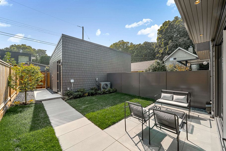 1 1120 E 23rd Avenue Vancouver, BC - 37