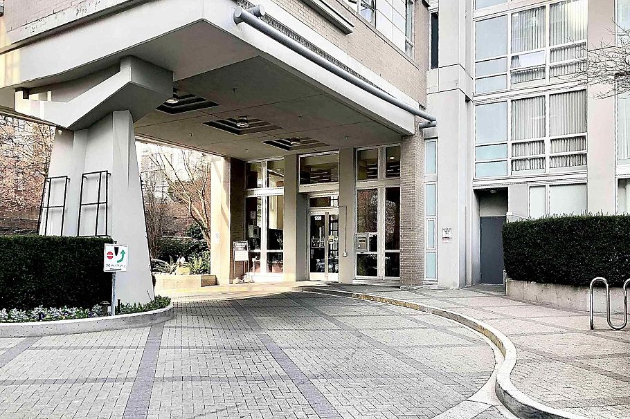 1705 1228 Marinaside Crescent Vancouver, BC - 3