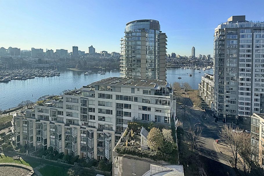 1705 1228 Marinaside Crescent Vancouver, BC - 9