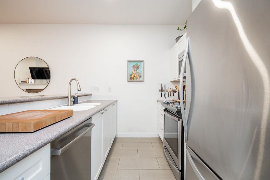 202 131 W 3rd Street North Vancouver, BC - 18