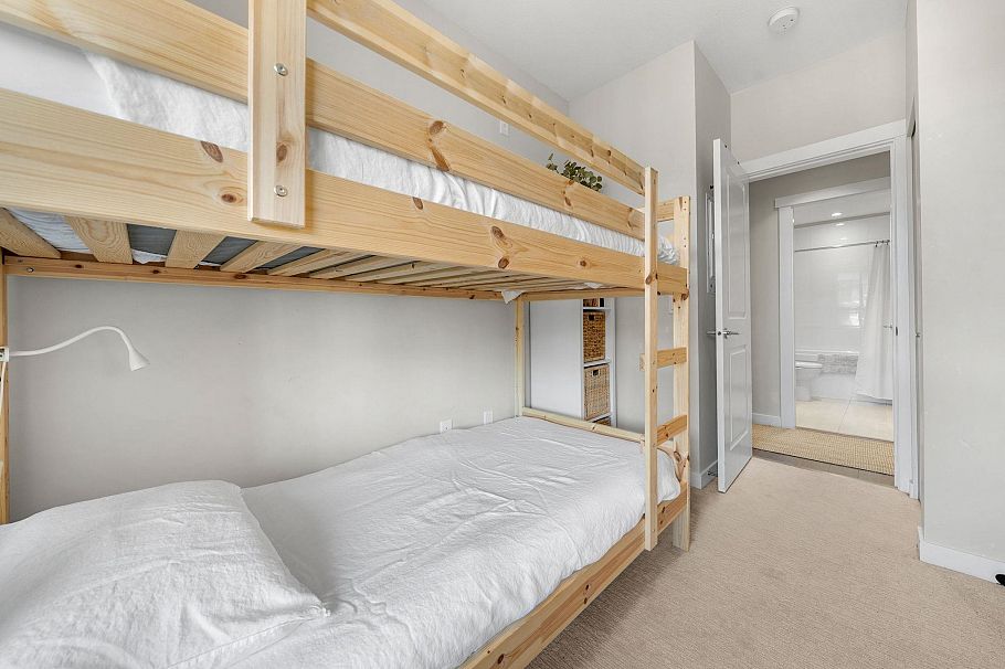 314 2663 Library Lane North Vancouver, BC - 21