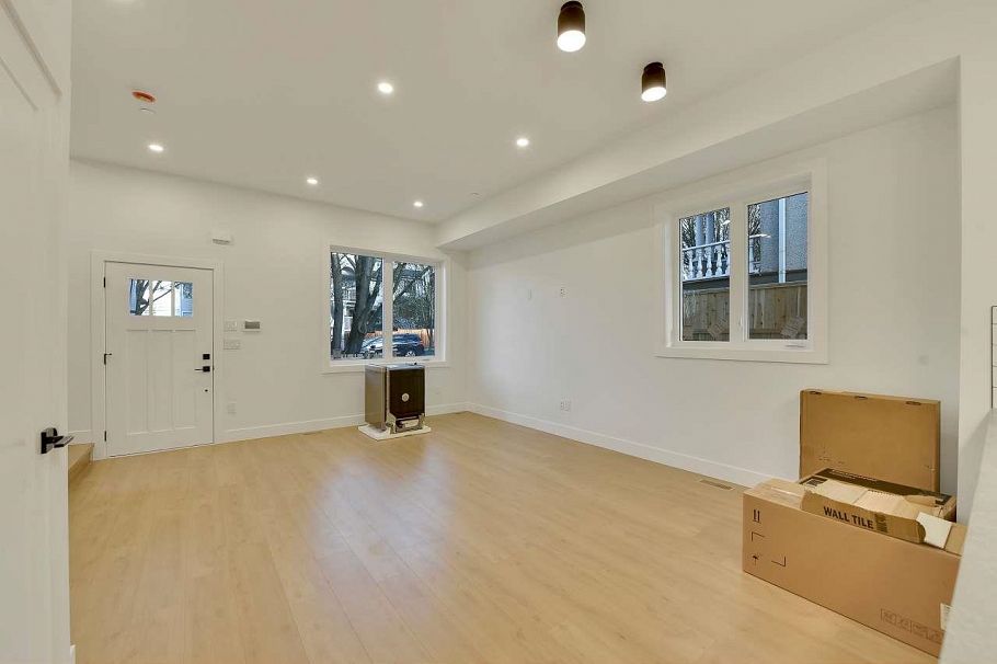 1 1436 E 1st Avenue Vancouver, BC - 20