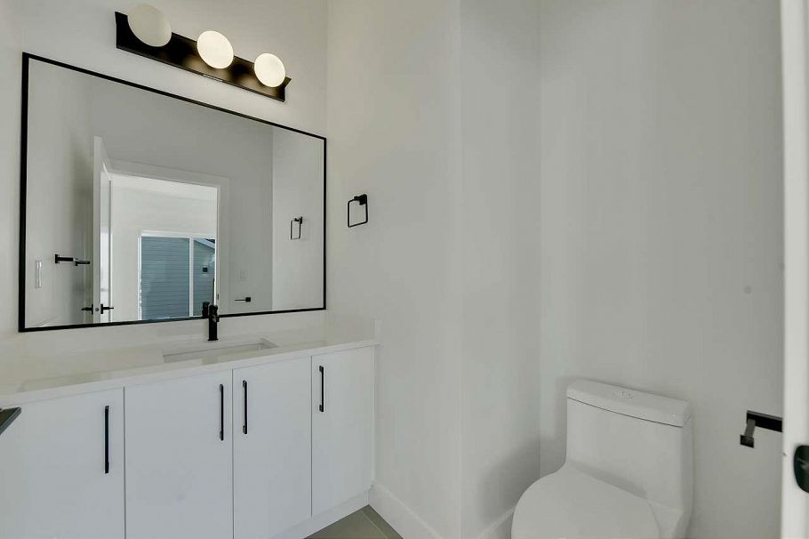 1 1436 E 1st Avenue Vancouver, BC - 10