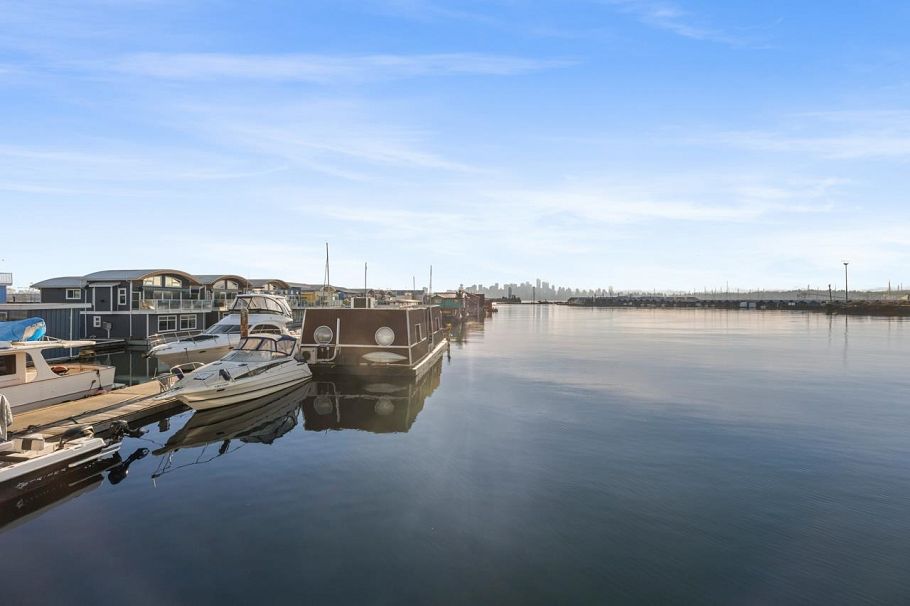 20 415 W Esplanade North Vancouver, BC - 22