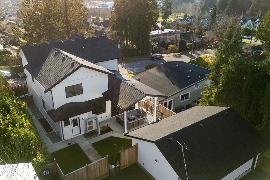 338 W 24th Street North Vancouver, BC - 38