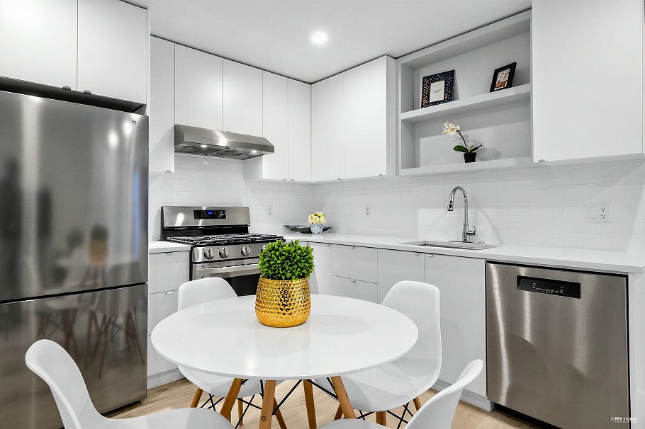 3172 W 26th Avenue Vancouver, BC - 20