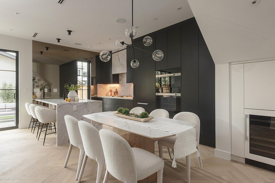 2 240 E 37th Avenue Vancouver, BC - 3