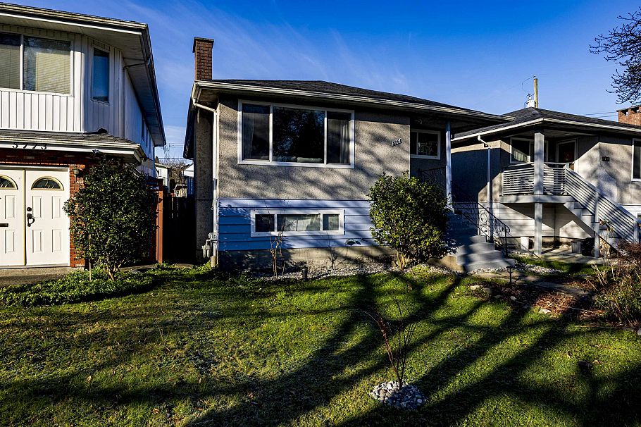 5761 Culloden Street Vancouver, BC - 1