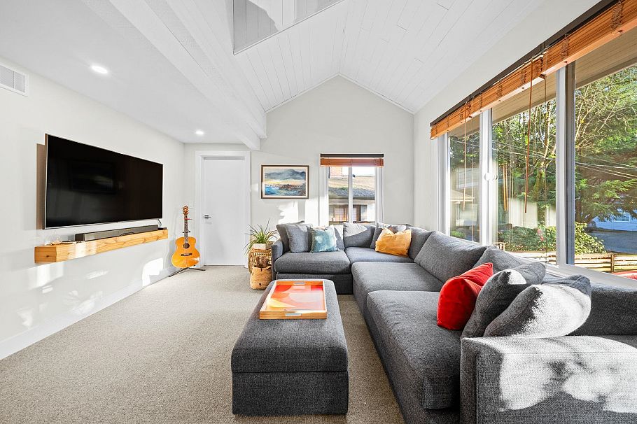 4462 Strathcona Road North Vancouver, BC - 10