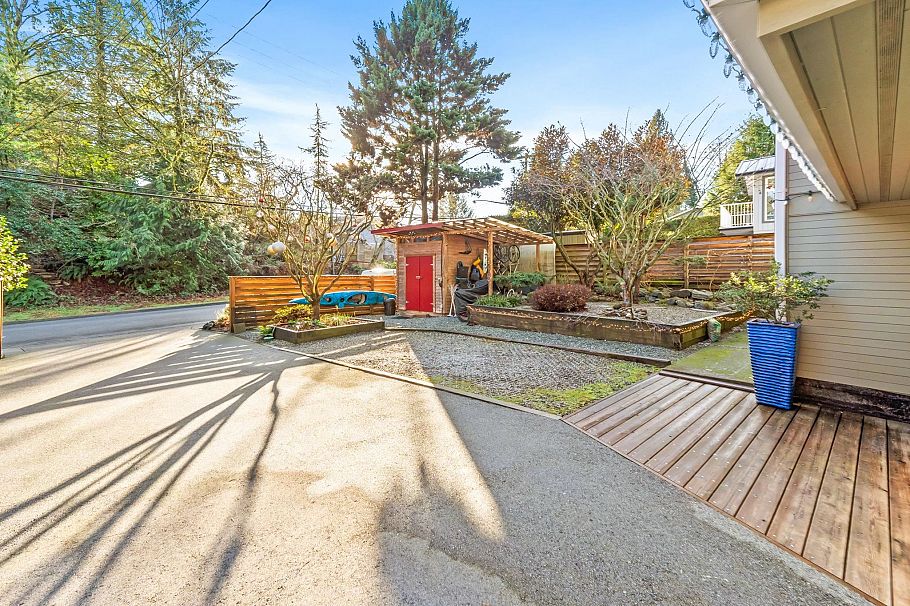 4462 Strathcona Road North Vancouver, BC - 35