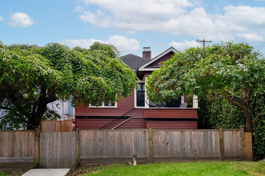 720 E 30th Avenue Vancouver, BC - 32