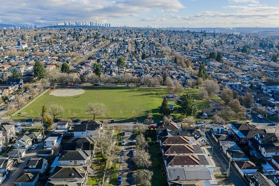 557 E 58th Avenue Vancouver, BC - 19