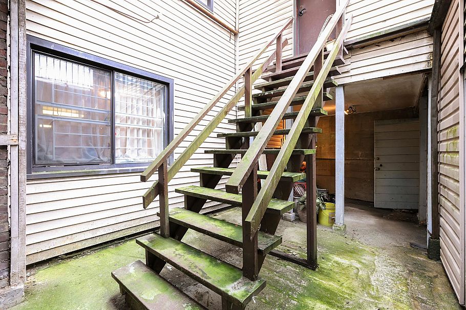 329 E Pender Street Vancouver, BC - 27