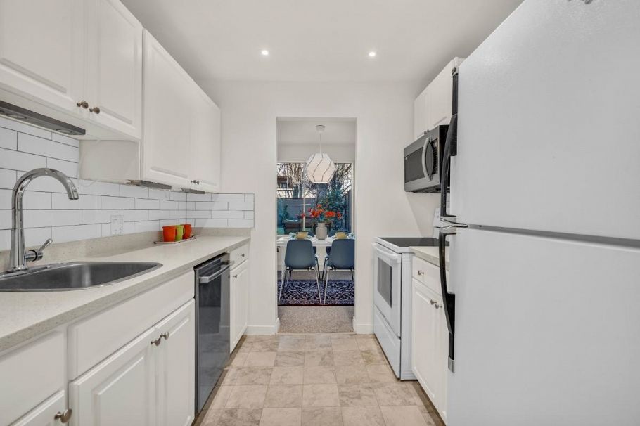 101 1777 W 13th Avenue Vancouver, BC - 20