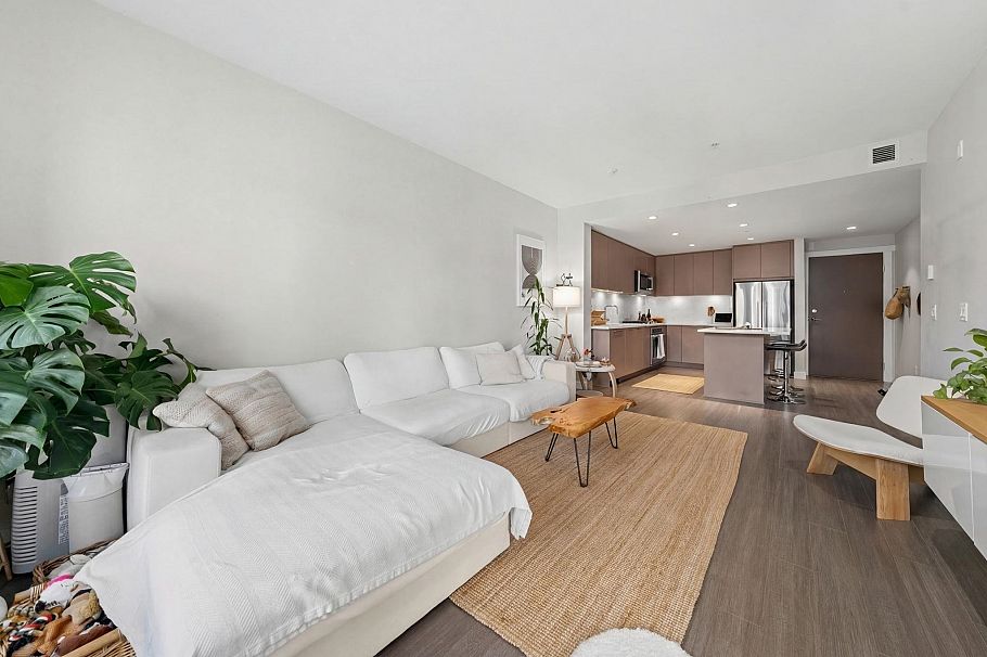 314 2663 Library Lane North Vancouver, BC - 4