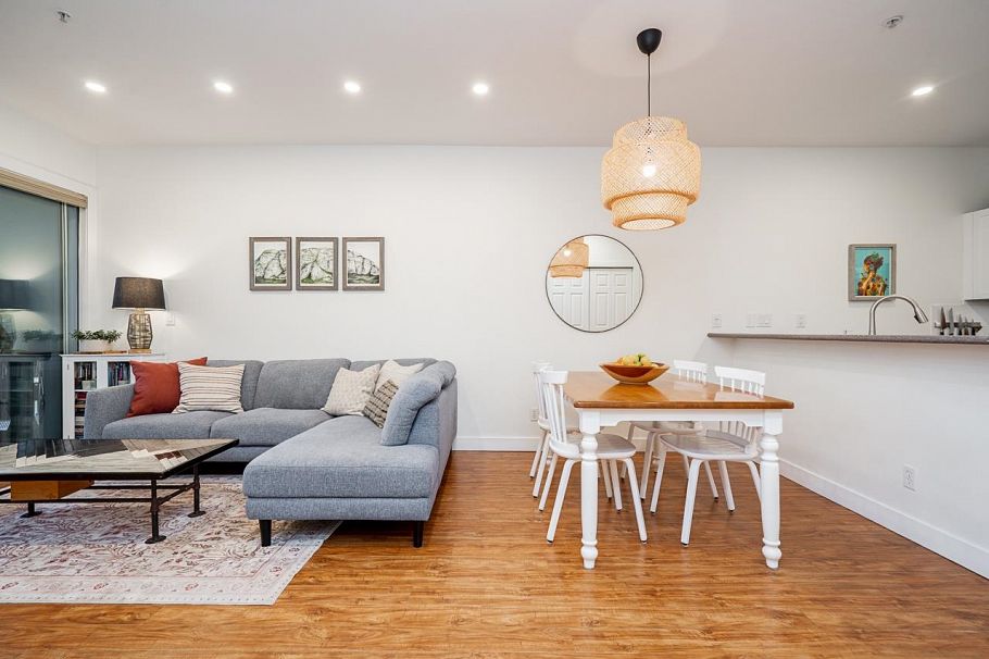 202 131 W 3rd Street North Vancouver, BC - 3