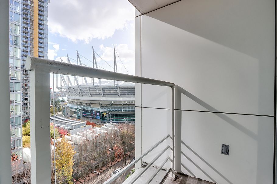 1115 161 W Georgia Street Vancouver, BC - 13
