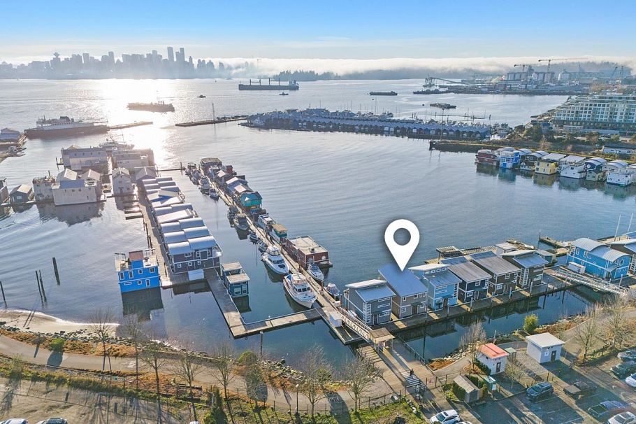 20 415 W Esplanade North Vancouver, BC - 24