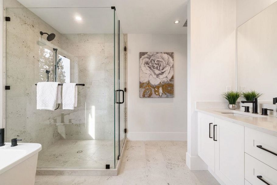 338 W 24th Street North Vancouver, BC - 20