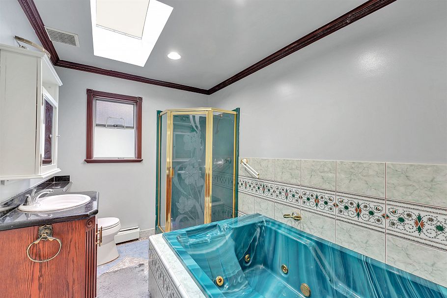 3153 Parker Street Vancouver, BC - 21